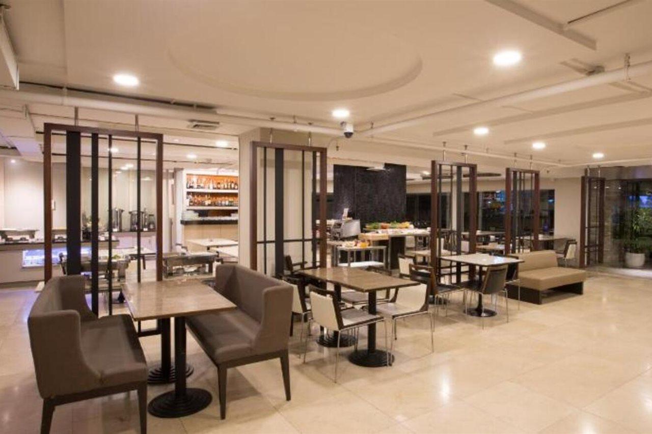 Seasons Siam Hotel Bangkok Bagian luar foto