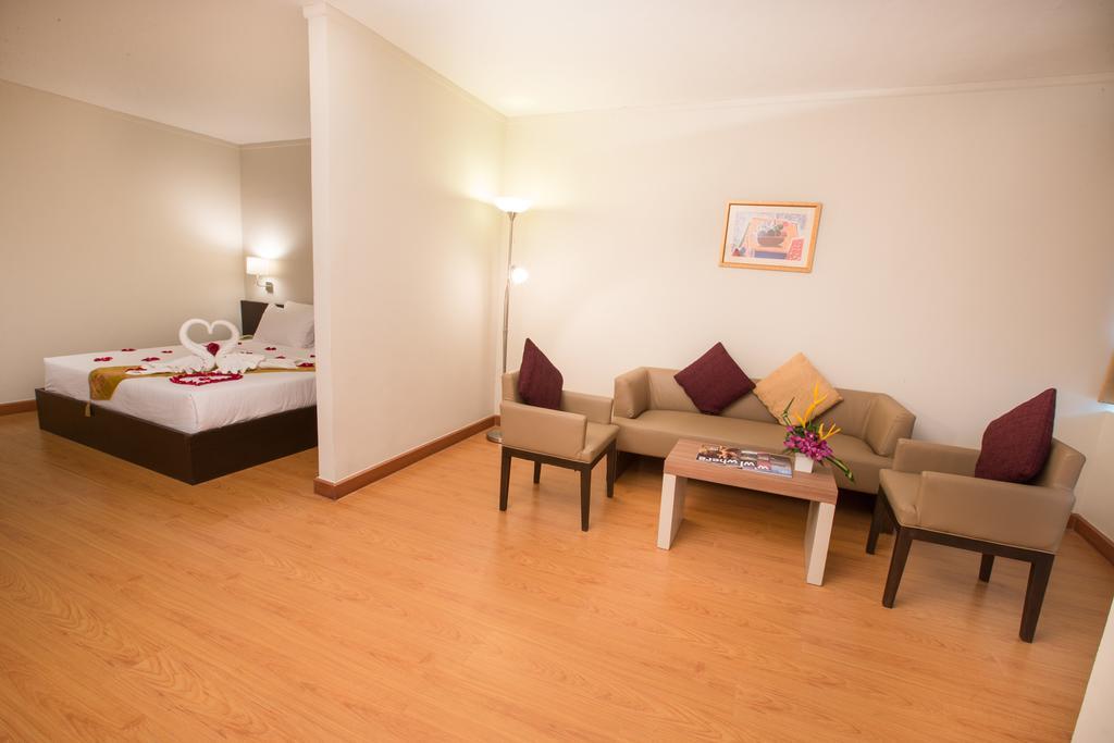 Seasons Siam Hotel Bangkok Bagian luar foto