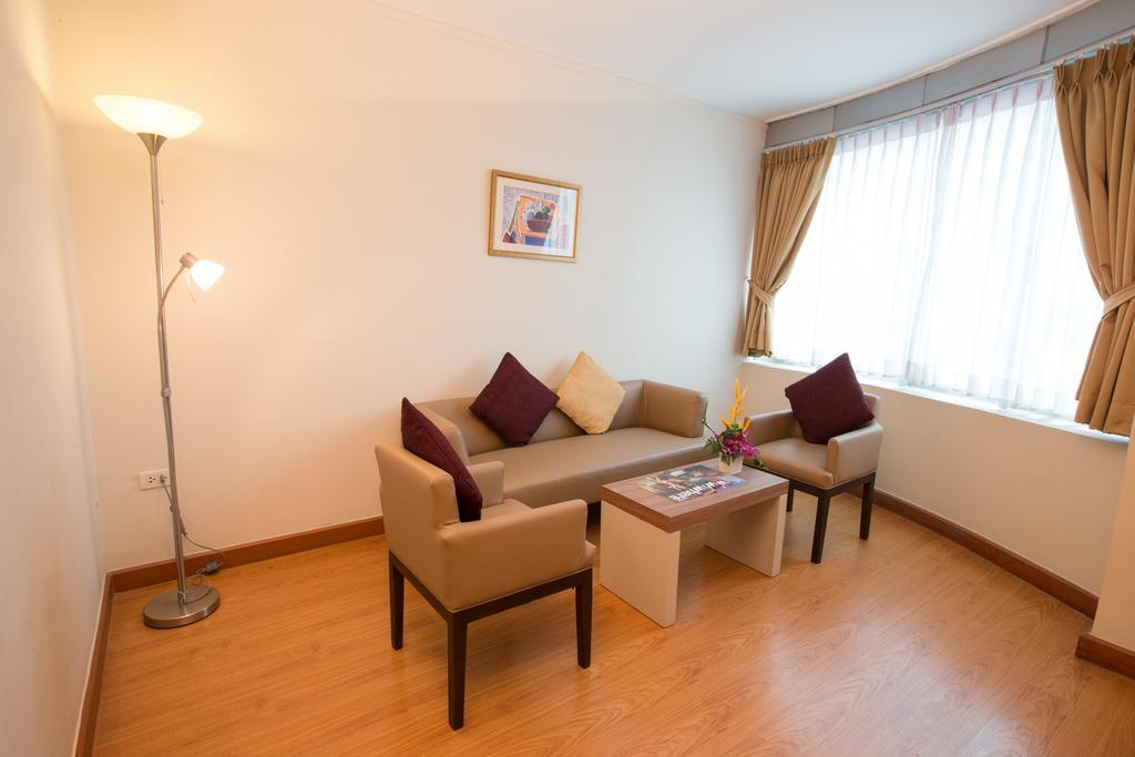 Seasons Siam Hotel Bangkok Bagian luar foto